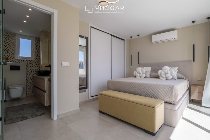 El cielo de Calpe a tus pies: ¡exclusivo ático dúplex de revista, frente al Mediterráneo! 